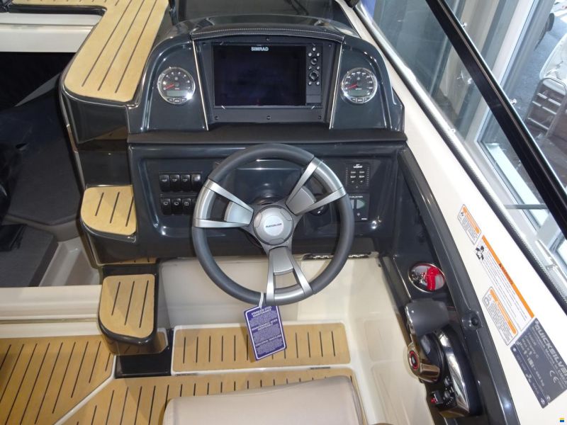 Quicksilver Activ 755 Cruiser