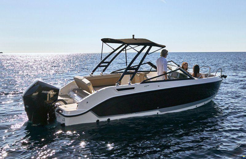 Quicksilver ACTIV 675 BOWRIDER