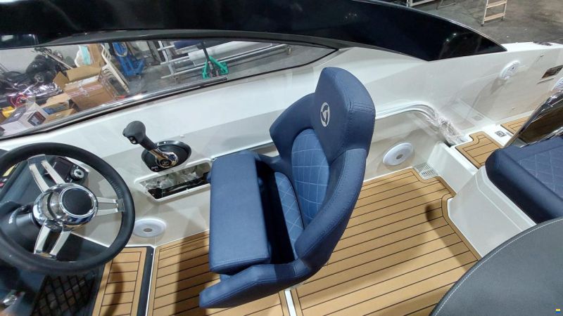 Parker 630 Daycruiser