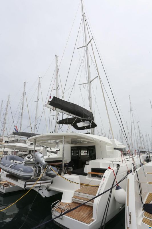 Lagoon 50