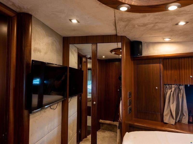 Sunseeker Predator 72