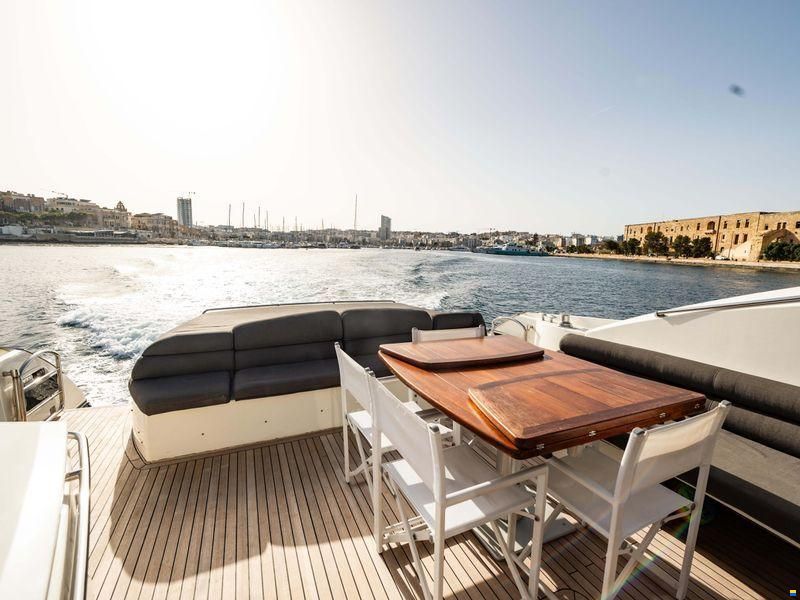 Sunseeker Predator 72