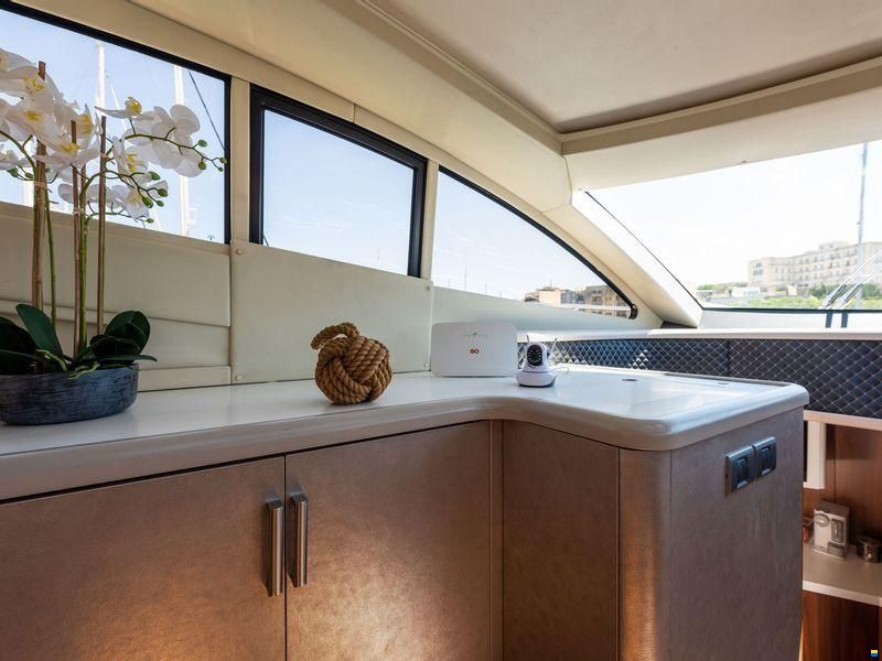 Sunseeker Predator 72