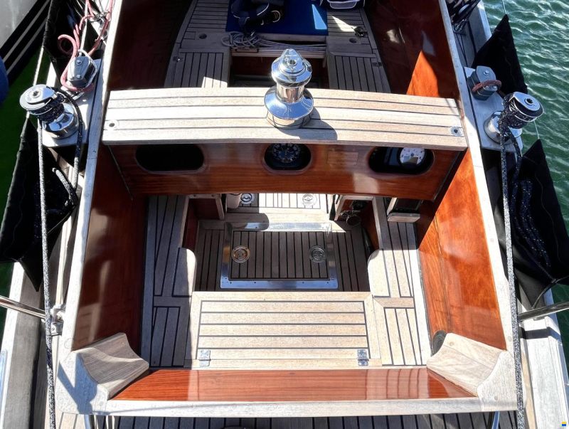 12m Mahagoni Segelyacht