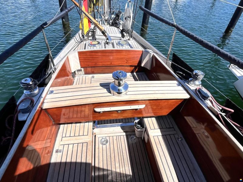 12m Mahagoni Segelyacht