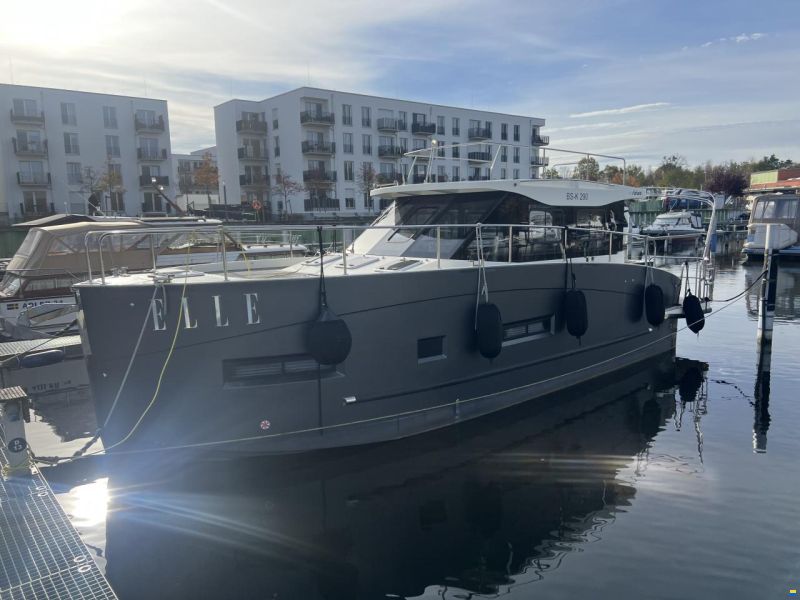 Cobra Futura 36