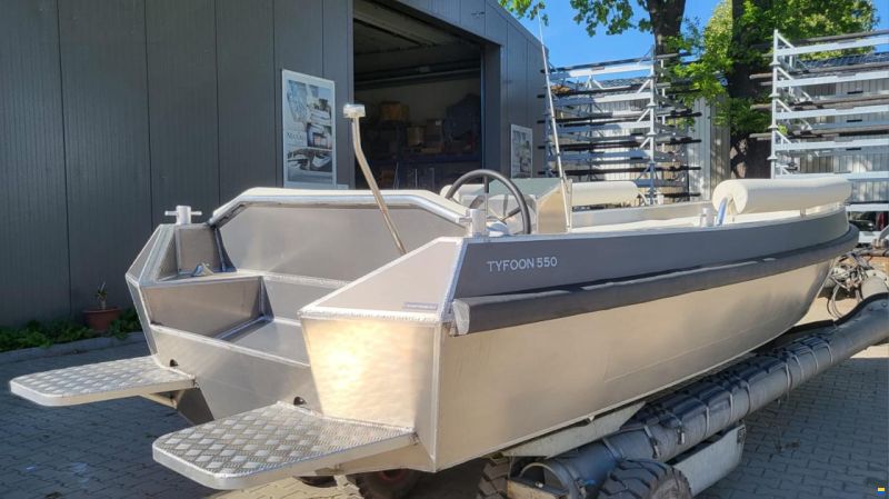 AluShip 550 Tyfoon