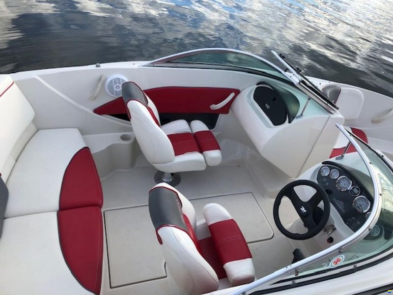 Sea Ray Daycruiser i mycket fint skick