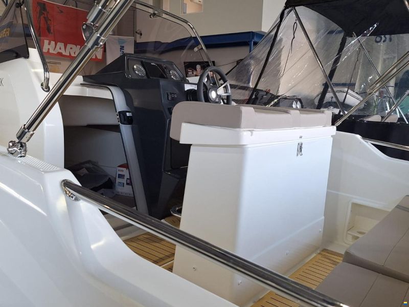 Quicksilver Activ 605 Sundeck