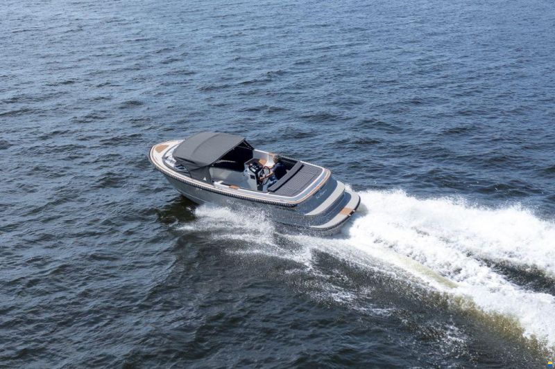 Oud Huijzer 740 TENDER met afsluitbare Cabine voor b