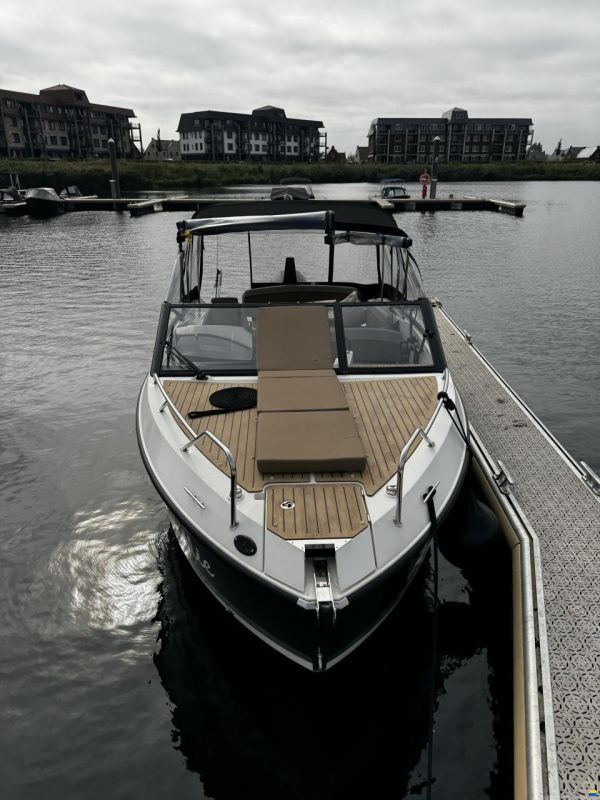 Quicksilver 675 Activ Cruiser Mercury F2