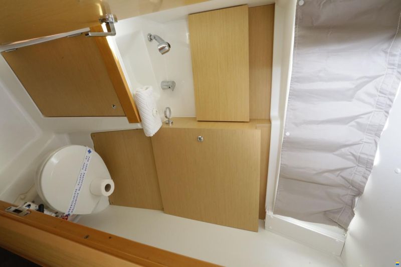 Beneteau Oceanis 38