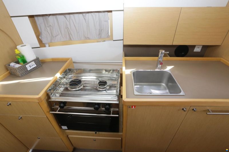 Beneteau Oceanis 38