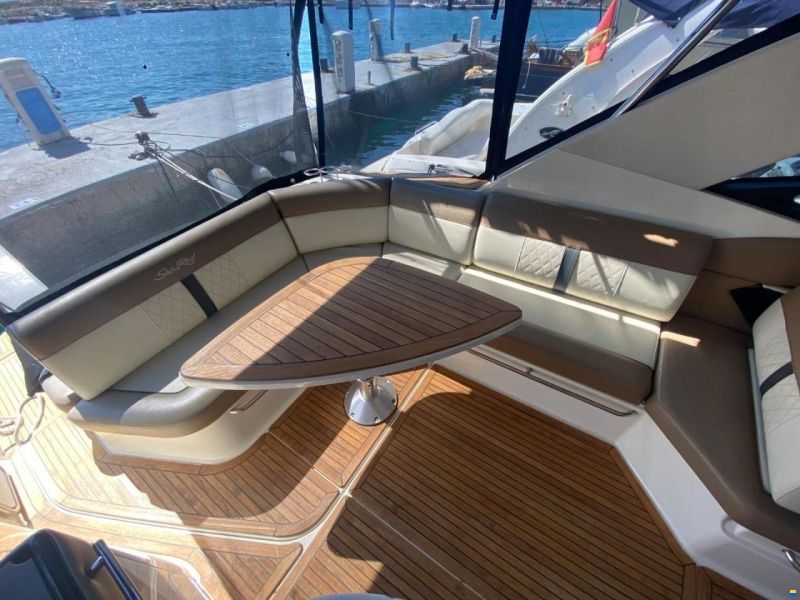Sea Ray 320 Sundancer
