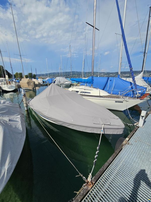 Sea Ray 180 CB