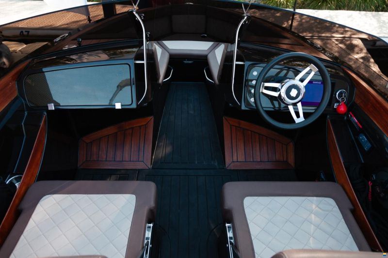 VTS Boats Flying Shark 5.7 Bowrider