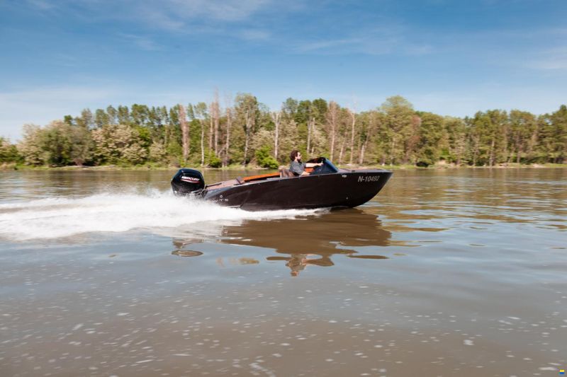 VTS Boats Flying Shark 5.7 Bowrider