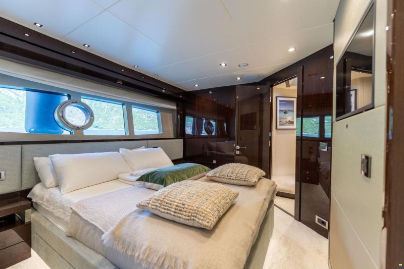 Sunseeker Yacht 95