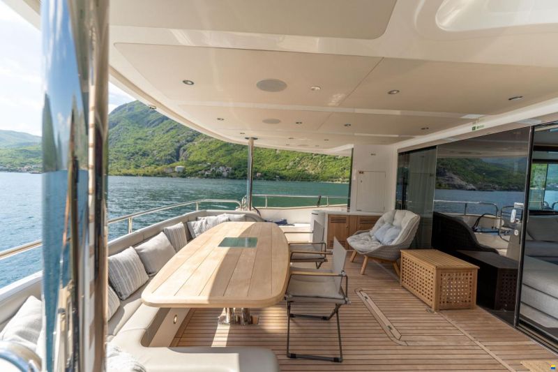 Sunseeker Yacht 95