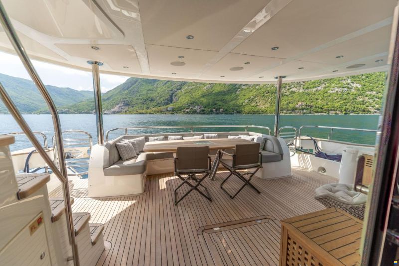 Sunseeker Yacht 95