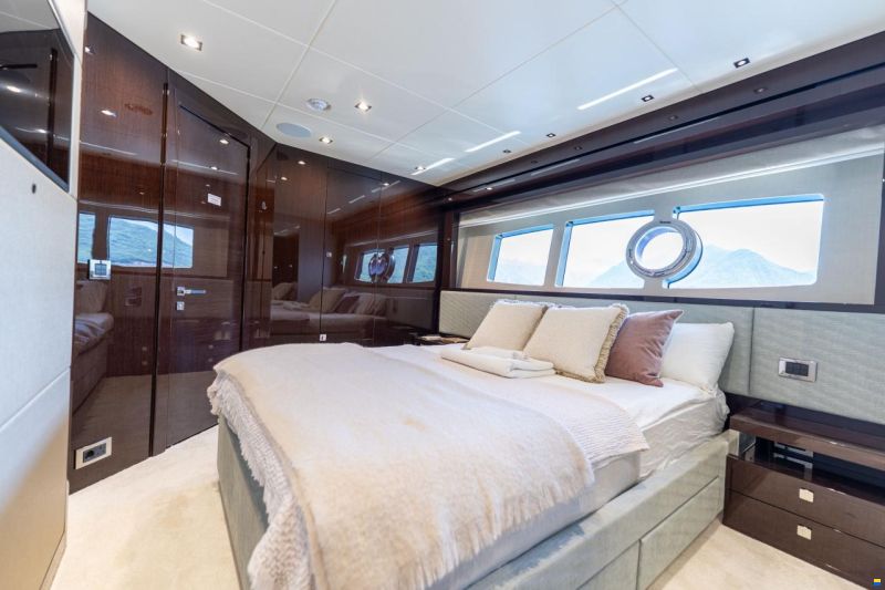 Sunseeker Yacht 95