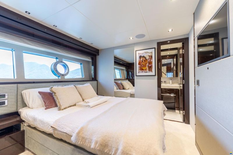 Sunseeker Yacht 95