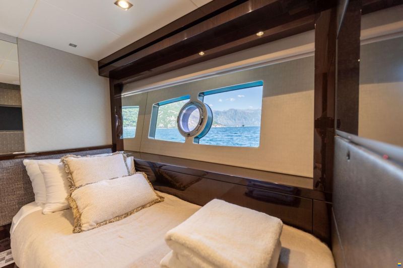 Sunseeker Yacht 95