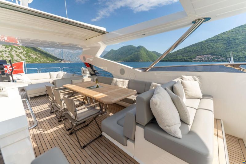 Sunseeker Yacht 95