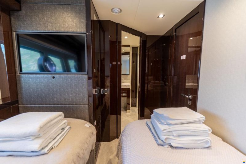 Sunseeker Yacht 95