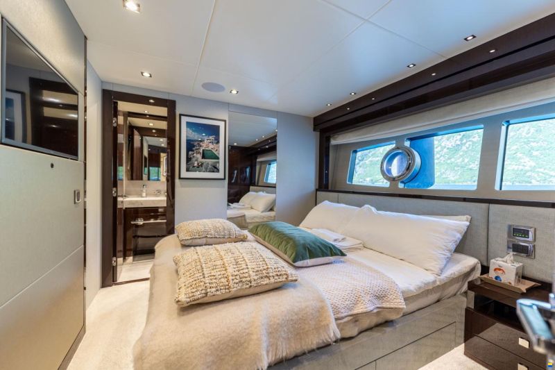Sunseeker Yacht 95