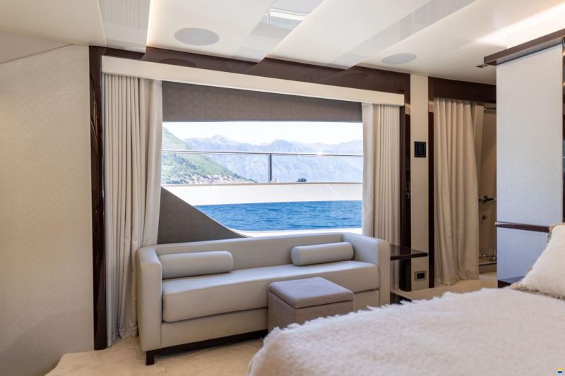 Sunseeker Yacht 95
