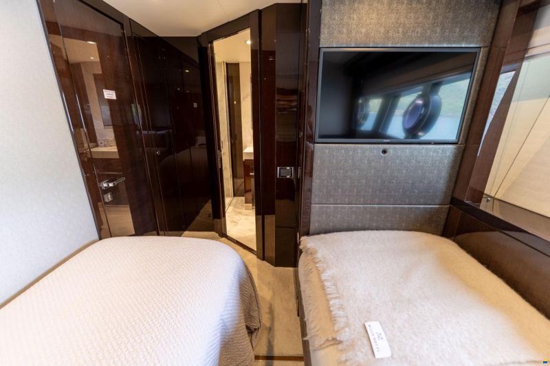 Sunseeker Yacht 95