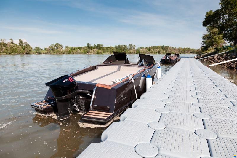 VTS Boats Flying Shark 5.7 Bowrider Capri