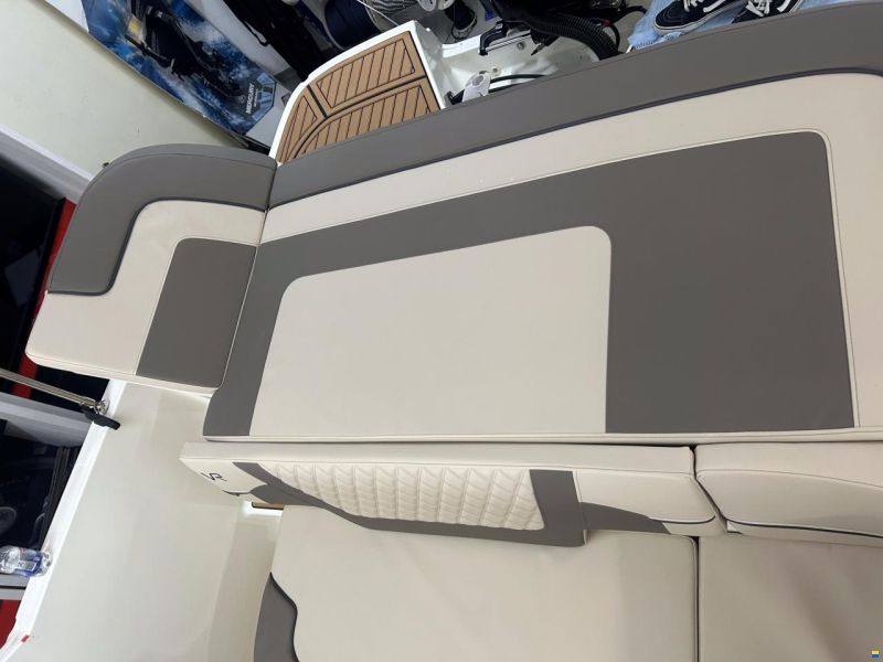 Bayliner VR5 Cuddy Europe OB