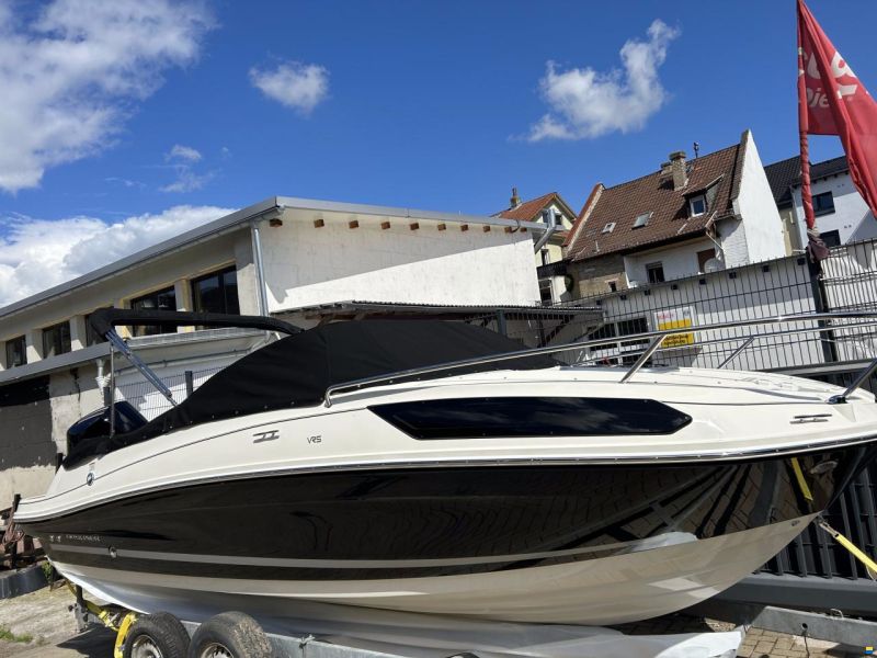 Bayliner VR5 Cuddy Europe OB