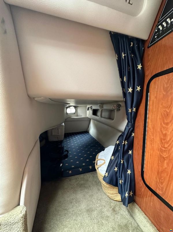 Crownline 325 SCR