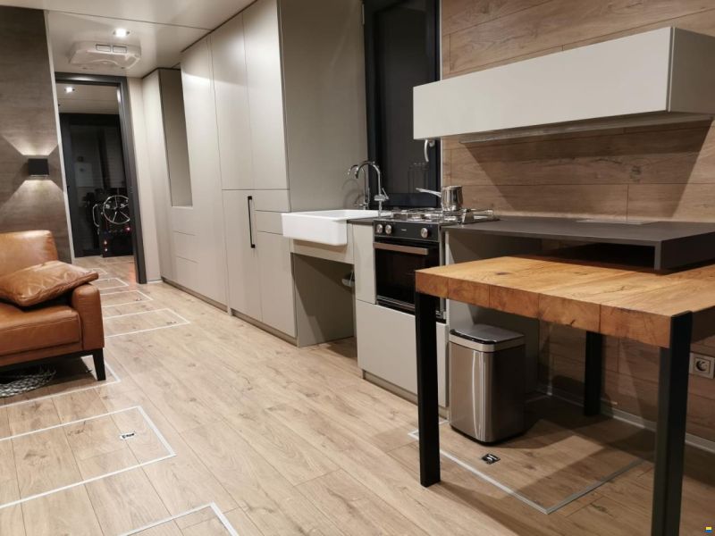 HOUSEBOAT SCHAB CAT 15x4,35