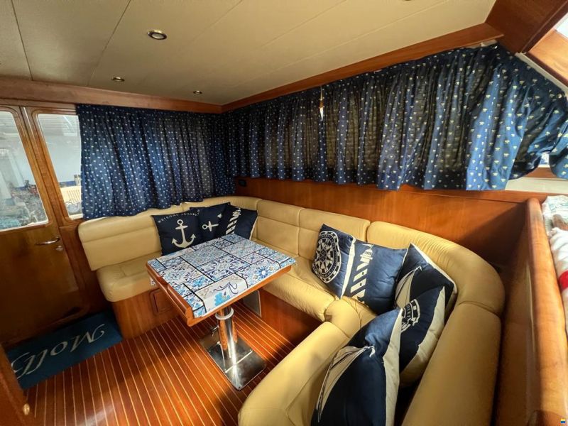 Cantieri Estensi 440 fly