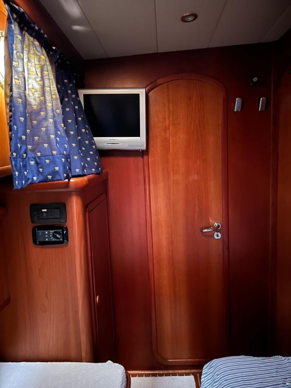 Cantieri Estensi 440 fly