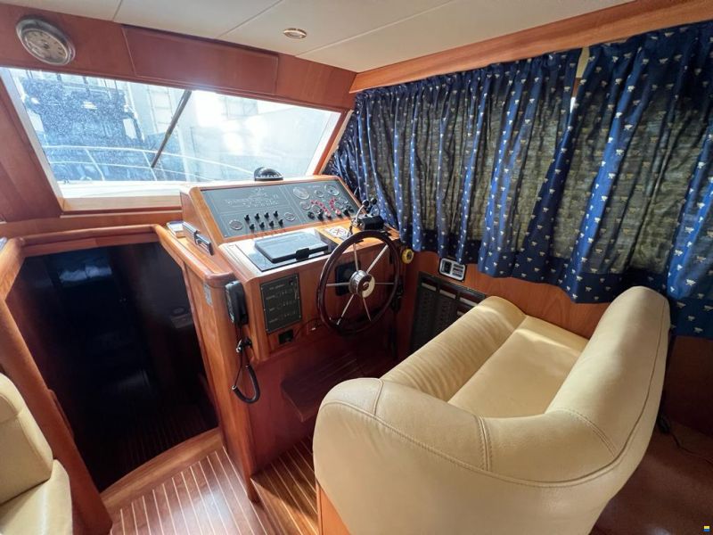 Cantieri Estensi 440 fly