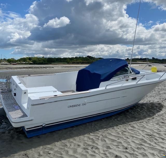 Beneteau ombrine 700