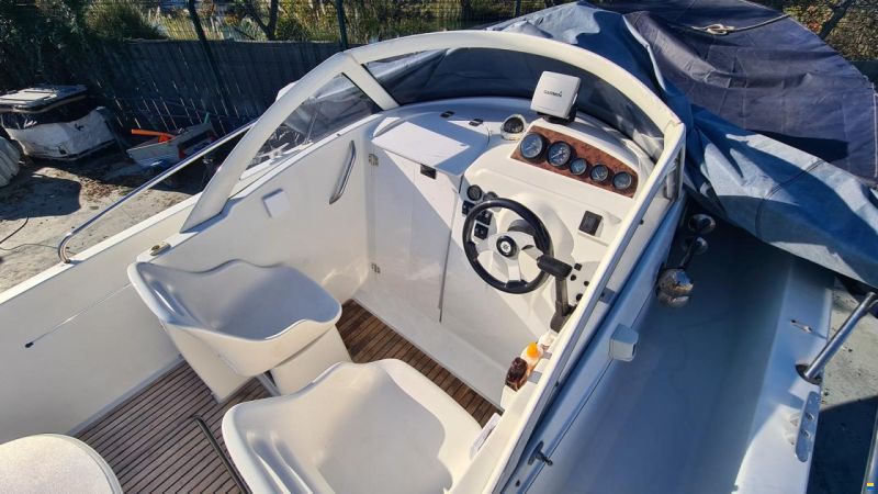Beneteau ombrine 700