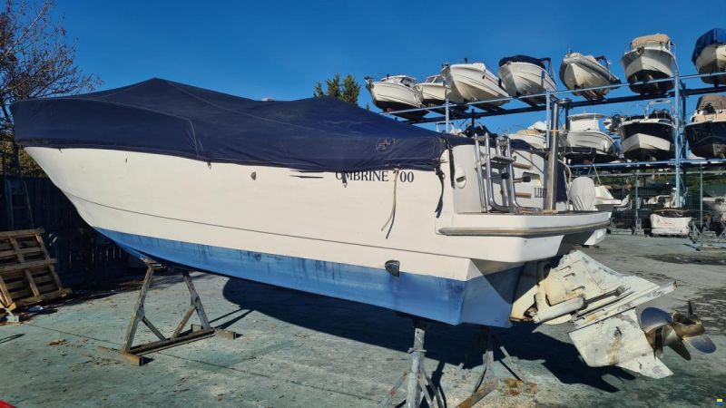 Beneteau ombrine 700
