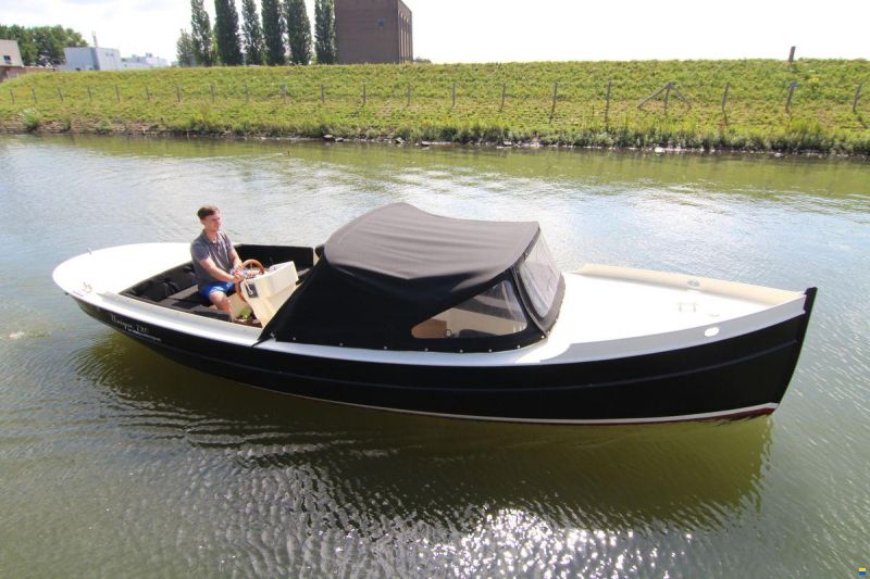 Steilsteven Sloep Unique 720