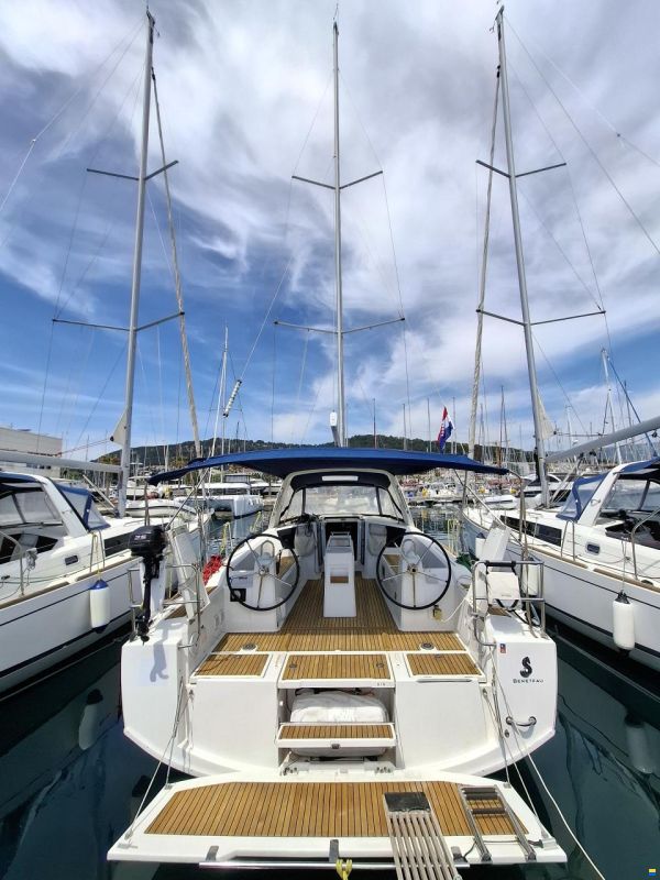 Beneteau Oceanis 38.1