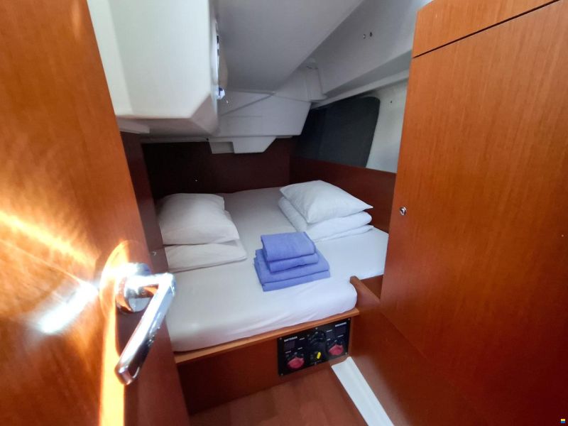 Beneteau Oceanis 38.1
