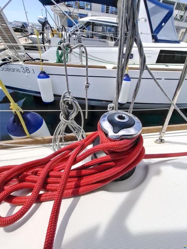 Beneteau Oceanis 38.1