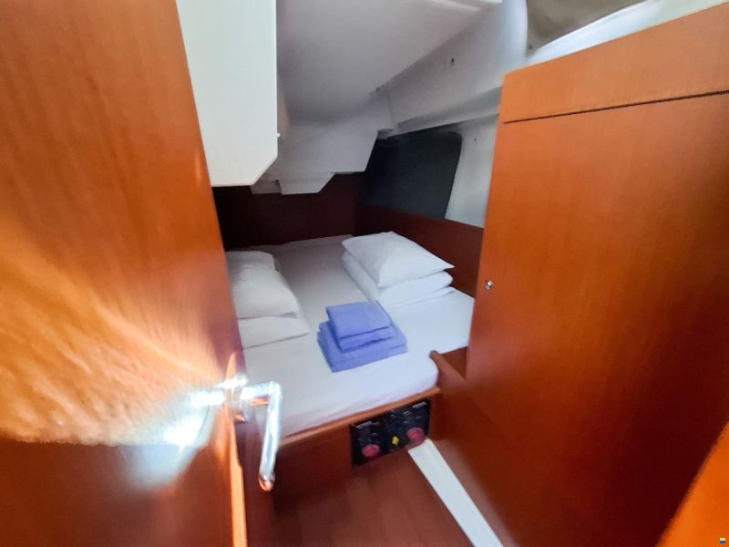 Beneteau Oceanis 38.1