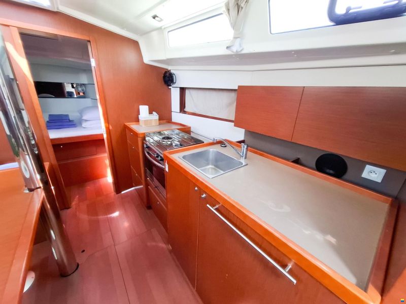 Beneteau Oceanis 38.1