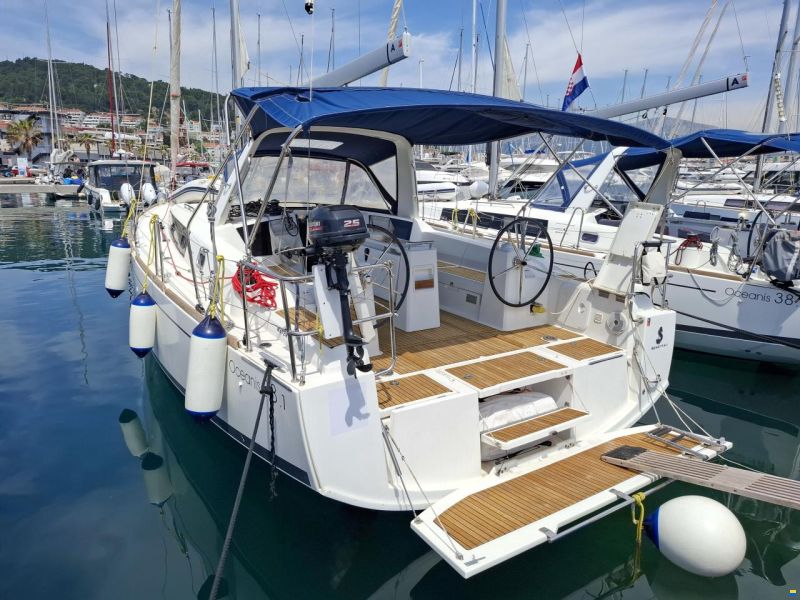Beneteau Oceanis 38.1